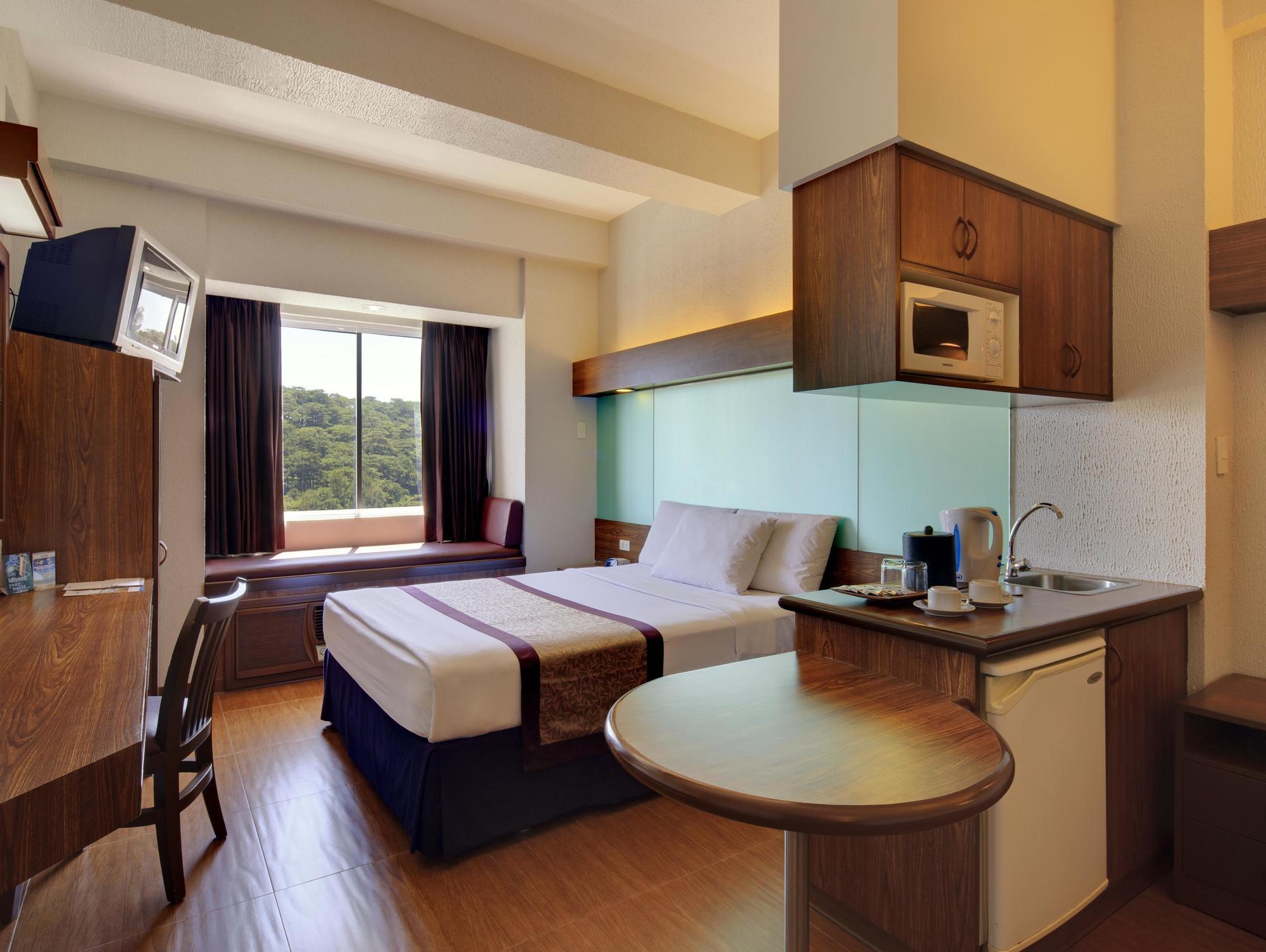 Microtel By Wyndham Baguio Багио Экстерьер фото